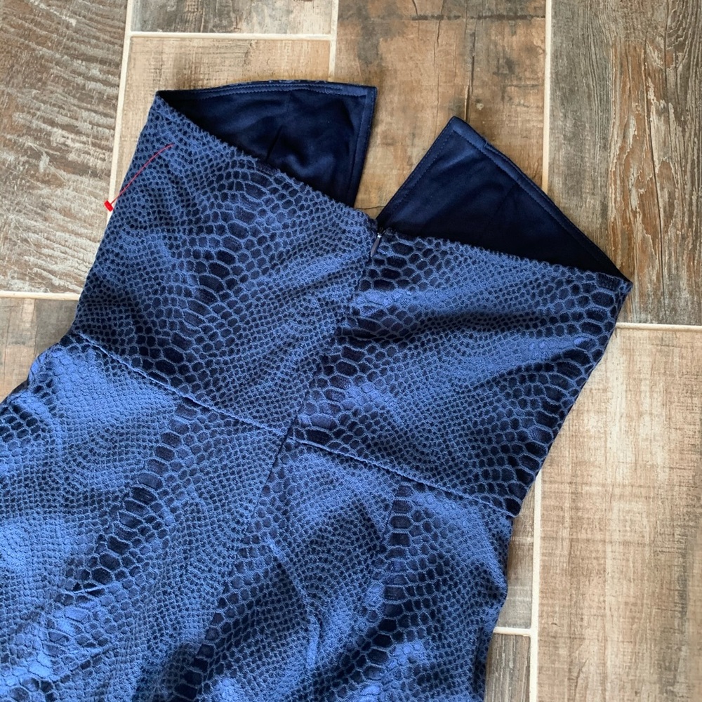 ✨ Missguided Blue Snake Print Jumpsuit Strapless - Picture 14 of 16